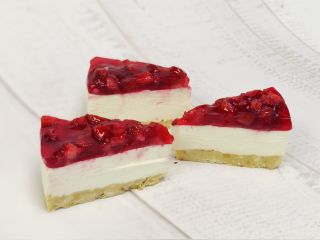 cheesecake-nepeceny-s-jahodami